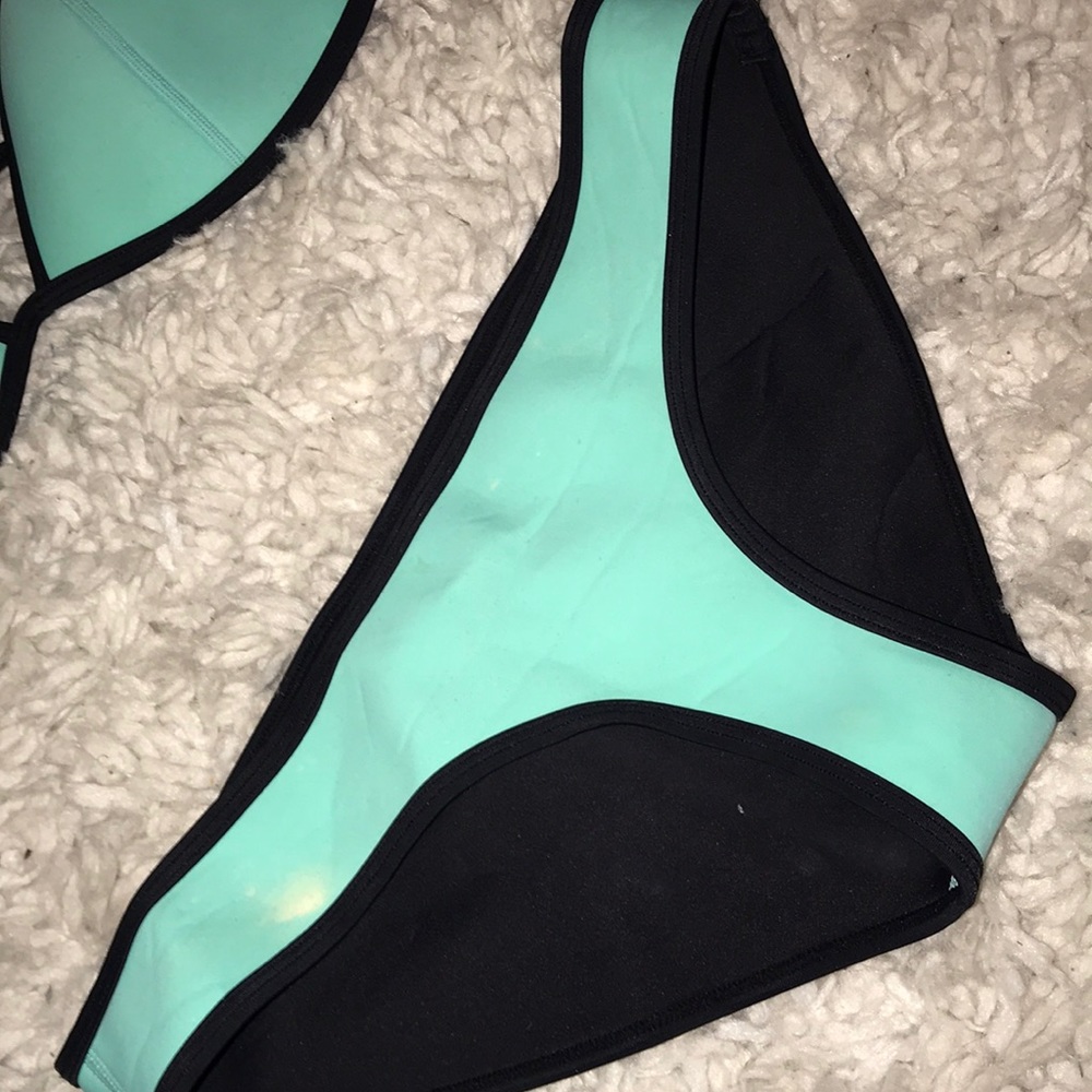 Authentic triangle bathing suite - Picture 3 of 4
